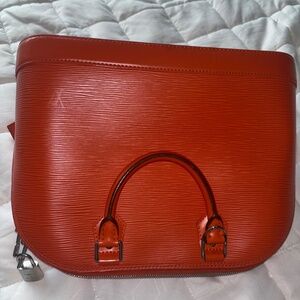 Orange Louis Vuttion Alma